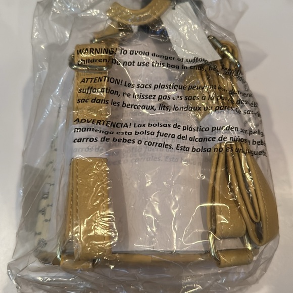 NWT Disney Winnie The Pooh Daisy Chains Micro Backpack - Picture 3 of 11